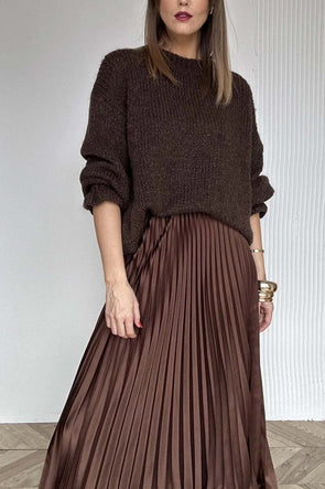 Women's knitted top and pleated skirt set