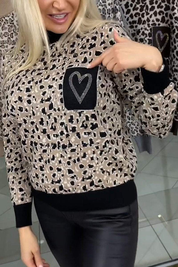 Woman Heart Pocket Leopard Print Knit Top